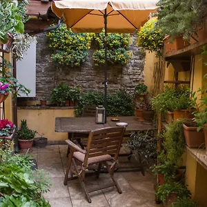  Apartment Residenza Fra Le Torri - Charme & Art Gallery